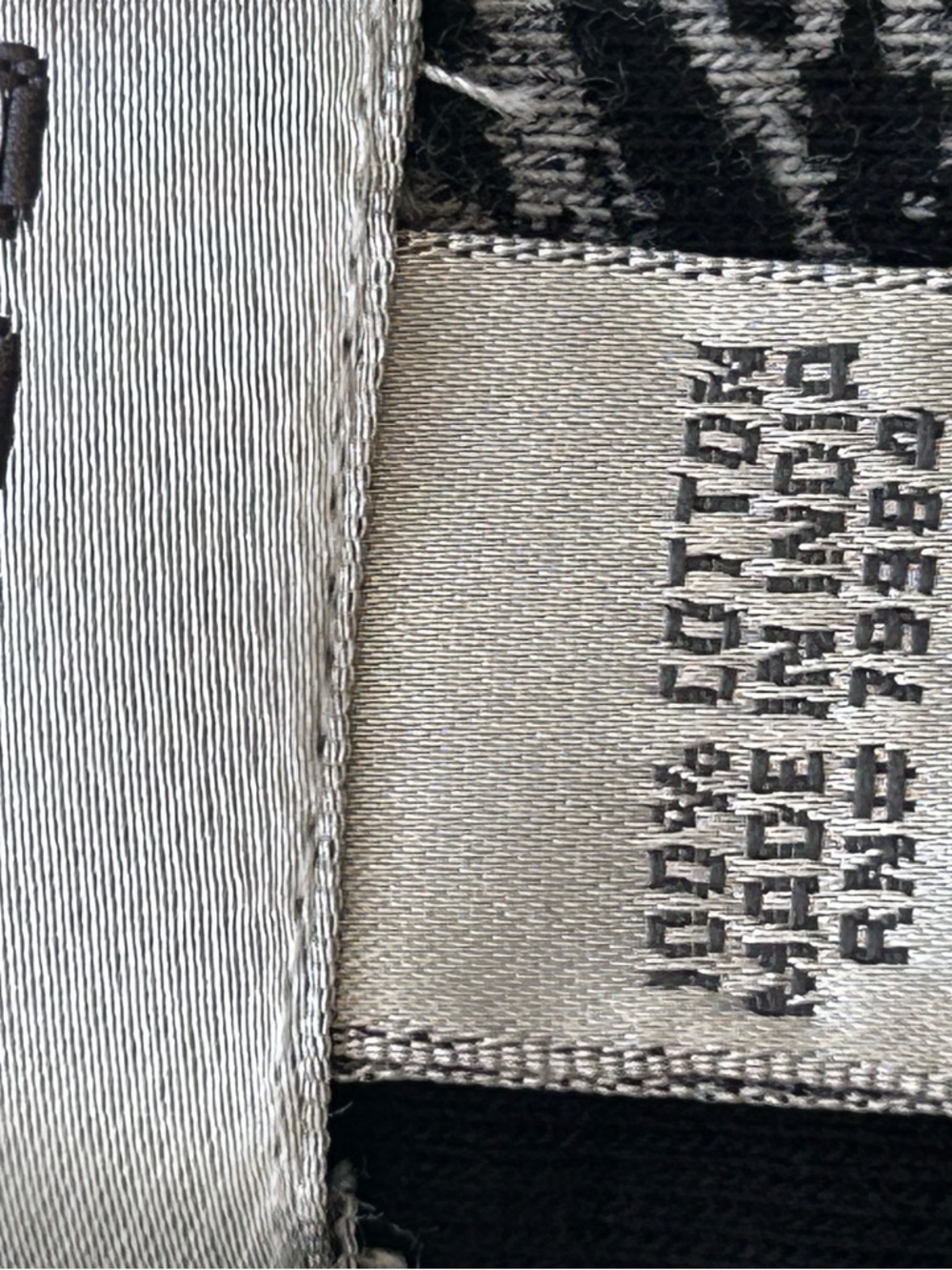 Sz 1 Chico's Knit Jersey Top Blouse Long Sleeve Henley Black w/ Metallic Bead - Picture 5 of 7